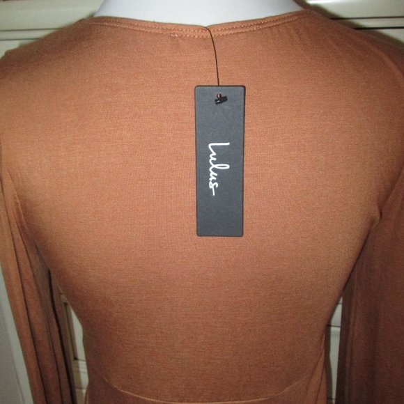 Lulu's Long Sleeve Crossover Silky Soft Top Medium NWT - Picture 5 of 6